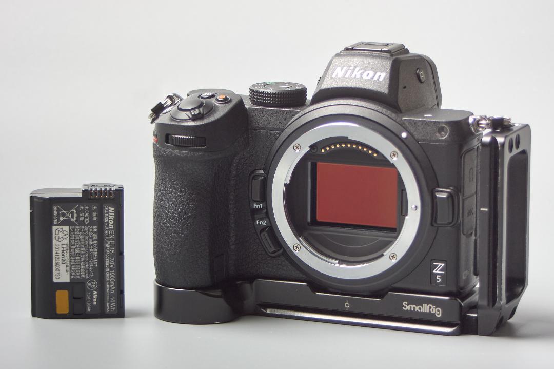 Nikon Z 5 ミラーレスカメラ 本体