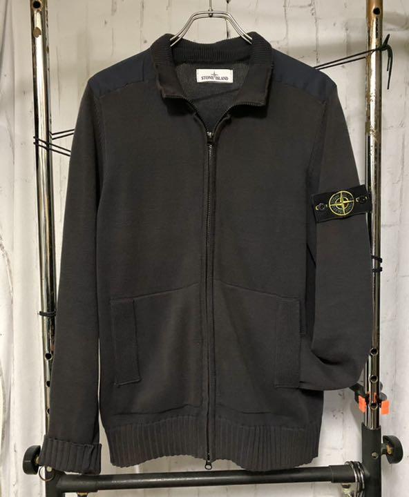 stone islandニット ブルゾン刺繍ロゴ ワッペン付ブランドロゴ