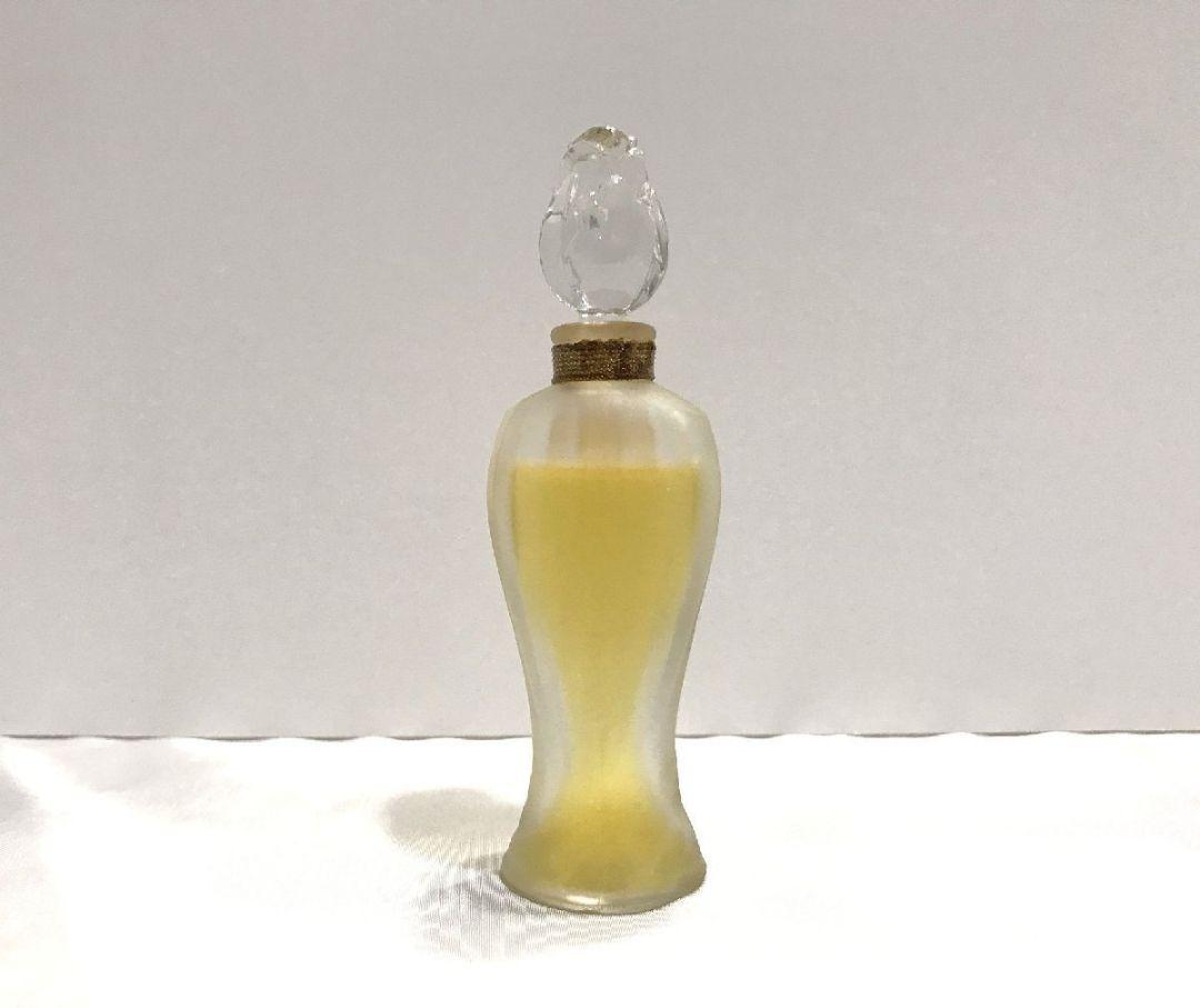 香水 ゲラン GUERLAIN■Ode パルファム 15ml 蕾 ツボミ ボトル 香水 ゲラン GUERLAIN□Ode パルファム 15ml 蕾 ツボミ ボトル