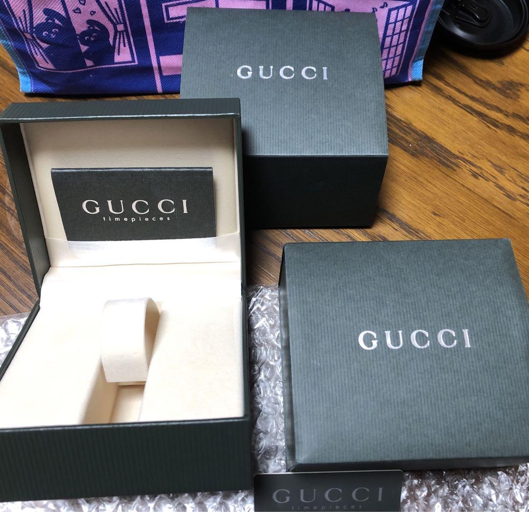 GUCCI グッチ　時計　空箱　2個 ☆美品☆グッチ 時計 空箱 外箱 内箱 クッション 説明書付き