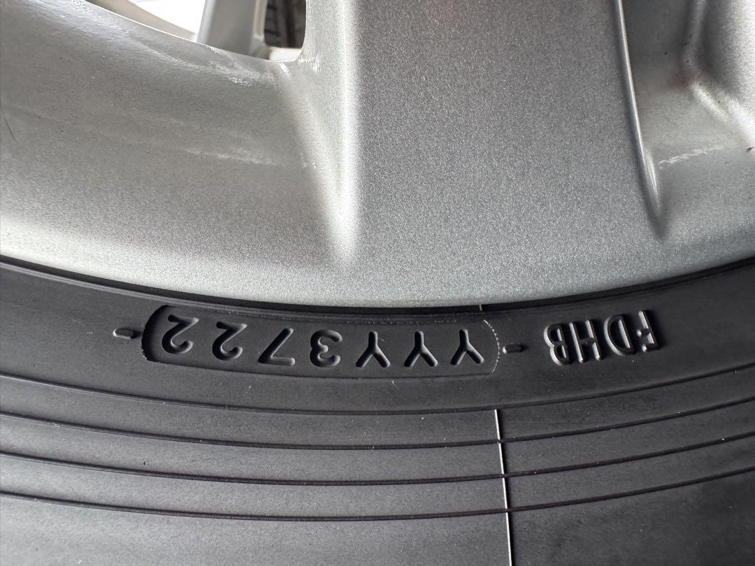 L*E様 トヨタ純正16インチ アルミホイール　ノーマルタイヤ付き215/65R