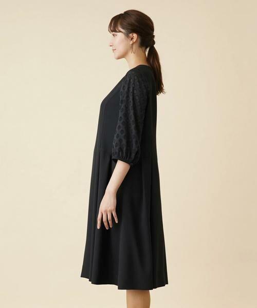 新品【Leilian レリアン】ほんのりシアーなスリーブ ワンピース 黒 9