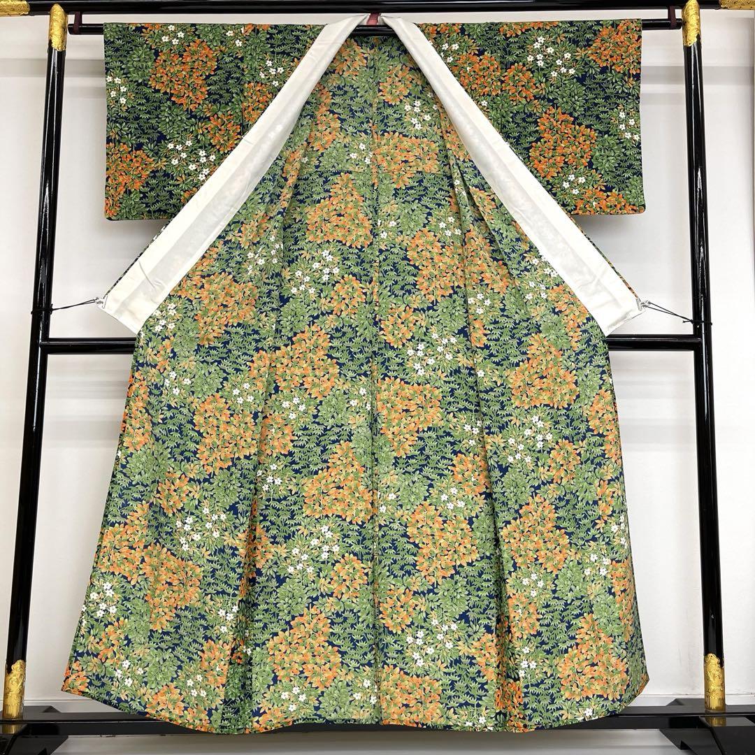 【着物と帯 時流】ヒ25506◆正絹 単衣 小紋◆草花柄 紺色 美品