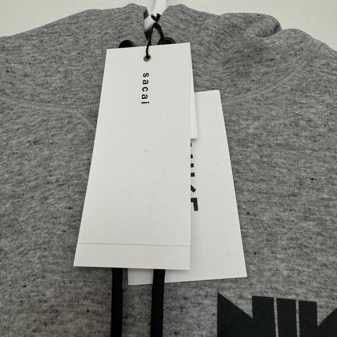 【新品】NIKE Sacai コラボ トレーナー スウェット グレー XS 新品】NIKE Sacai コラボ トレーナー スウェット グレー XS