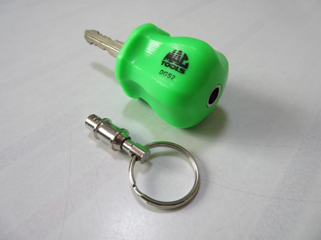 魅力の 新ロゴ 加工済マックツール 改造グリップキーホルダー緑 アクセサリー