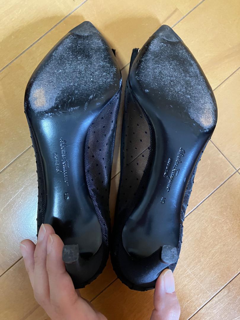 Salvatore Ferragamo ドットパンプス 7cmヒール