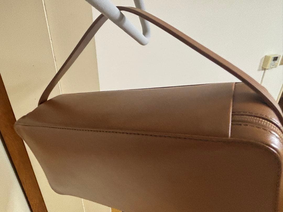 AURALEE LEATHER SQUARE BAG MADE BY AETA AURALEE LEATHER SQUARE BAG MADE BY AETA