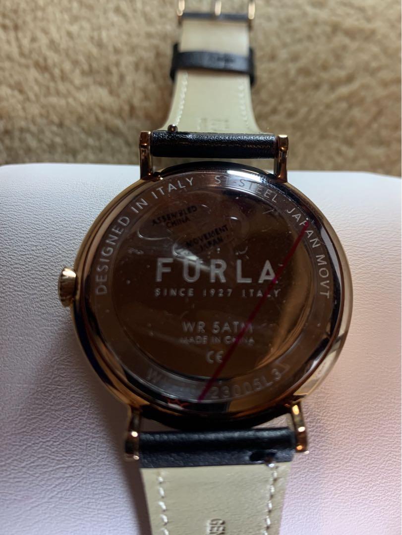 腕時計 FURLA イージーシェイプレッド 文字盤 ステンレススチール クォーツ