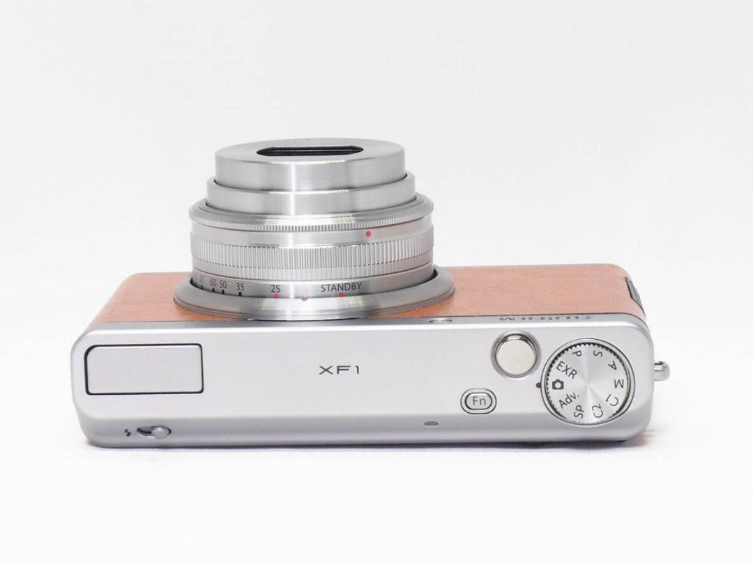 □ほぼ新品□ FUJIFILM XF1 ブラウン 《 使用感無し 動作光学