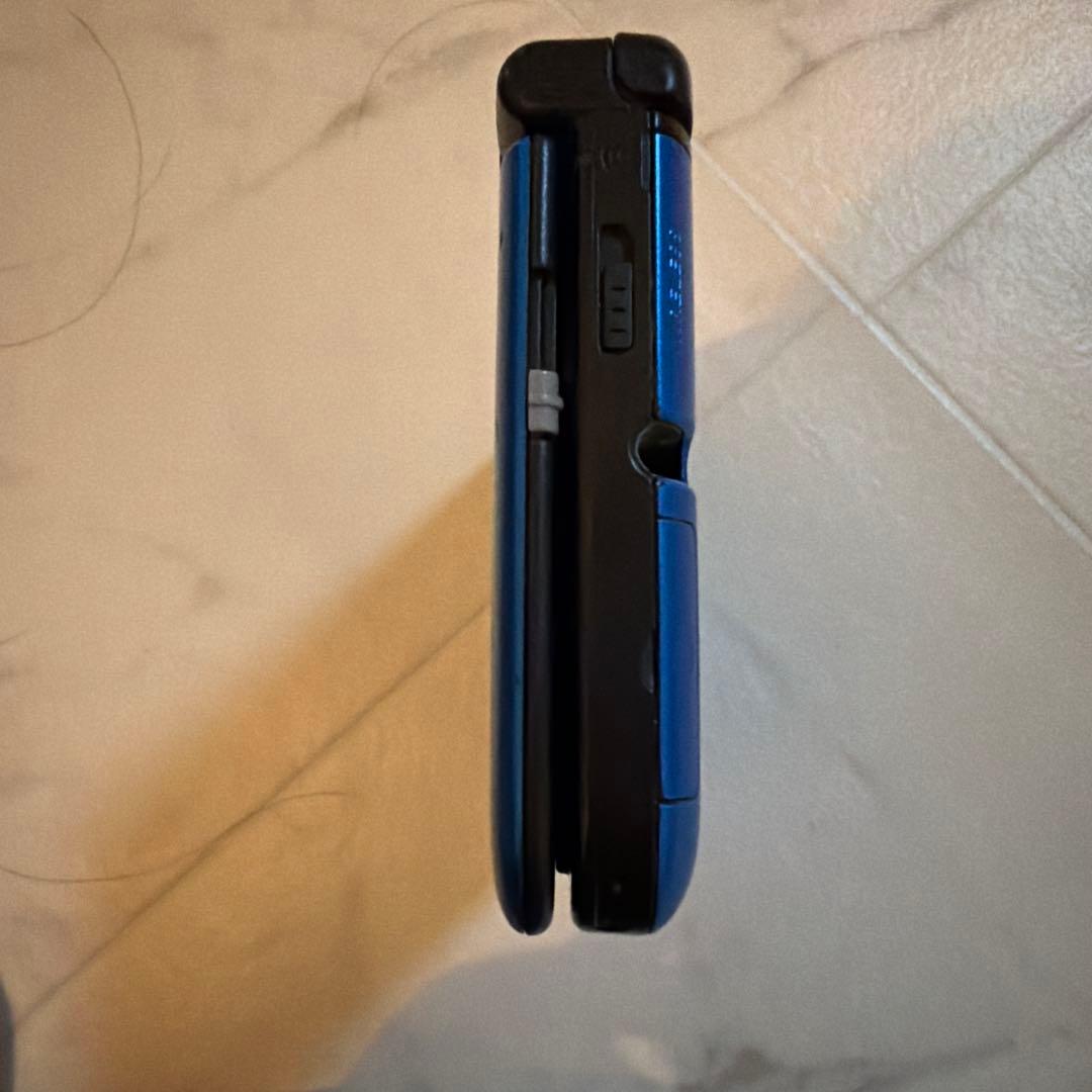 青いニンテンドー3DS LL