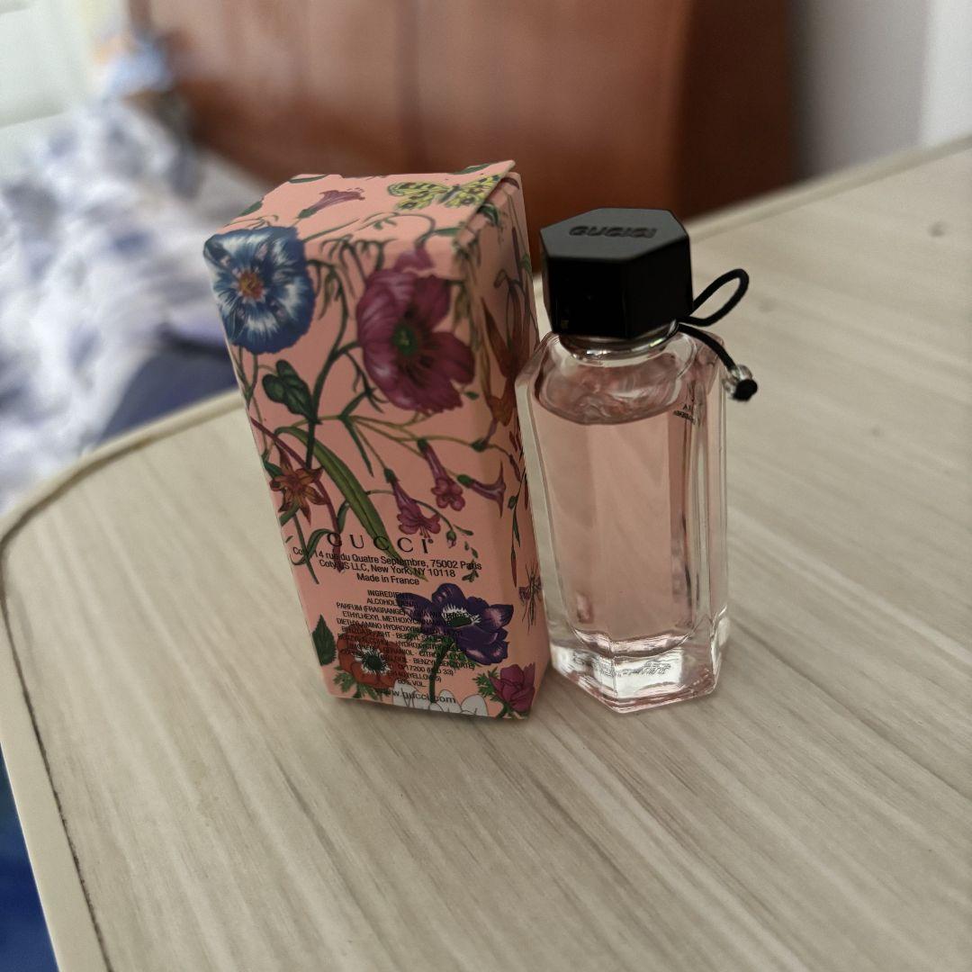 10◆未使用◆グッチ◆フローラ ガーデン ゴージャス ガーデニア◆5ml×6個 Amazon | グッチ フローラ バイグッチ ゴージャス ガーデニア