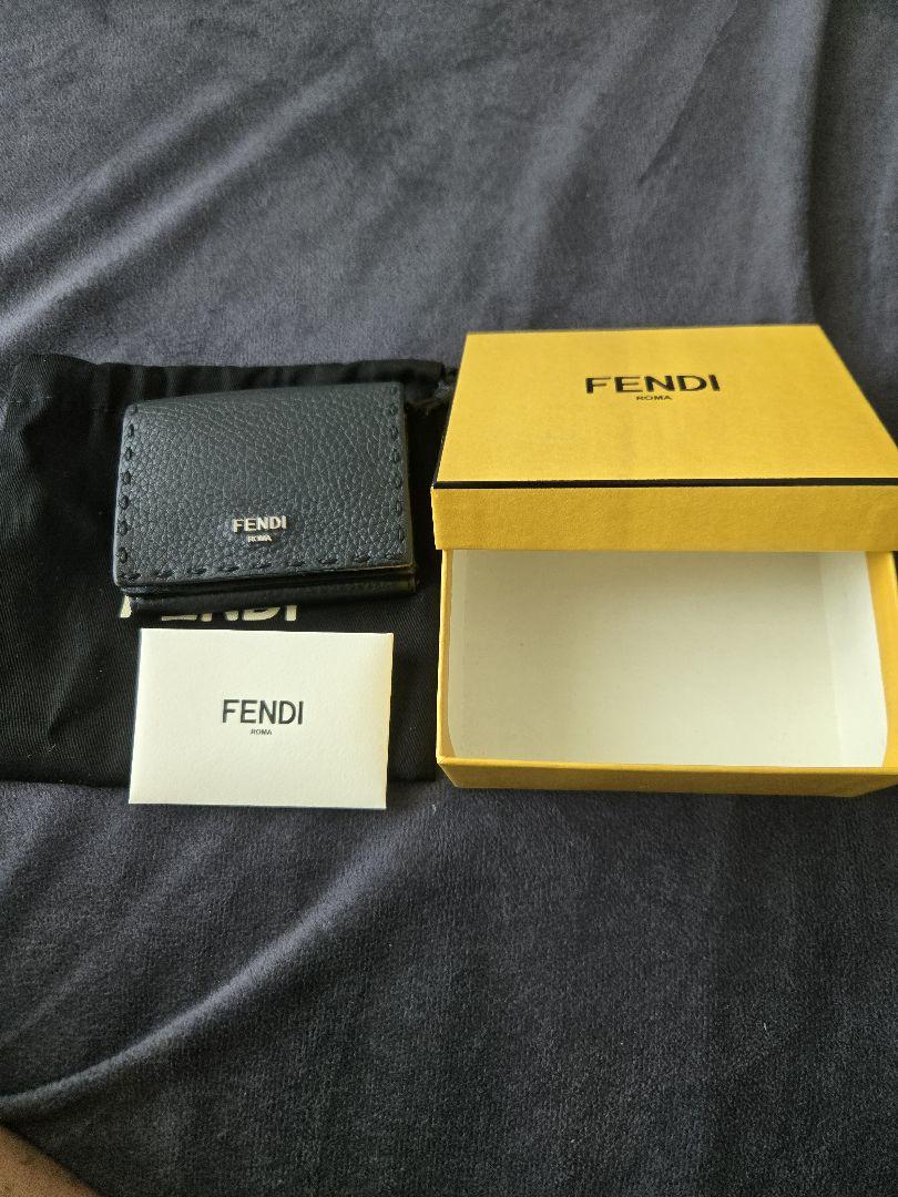 FENDI ブラックレザー 三つ折り財布