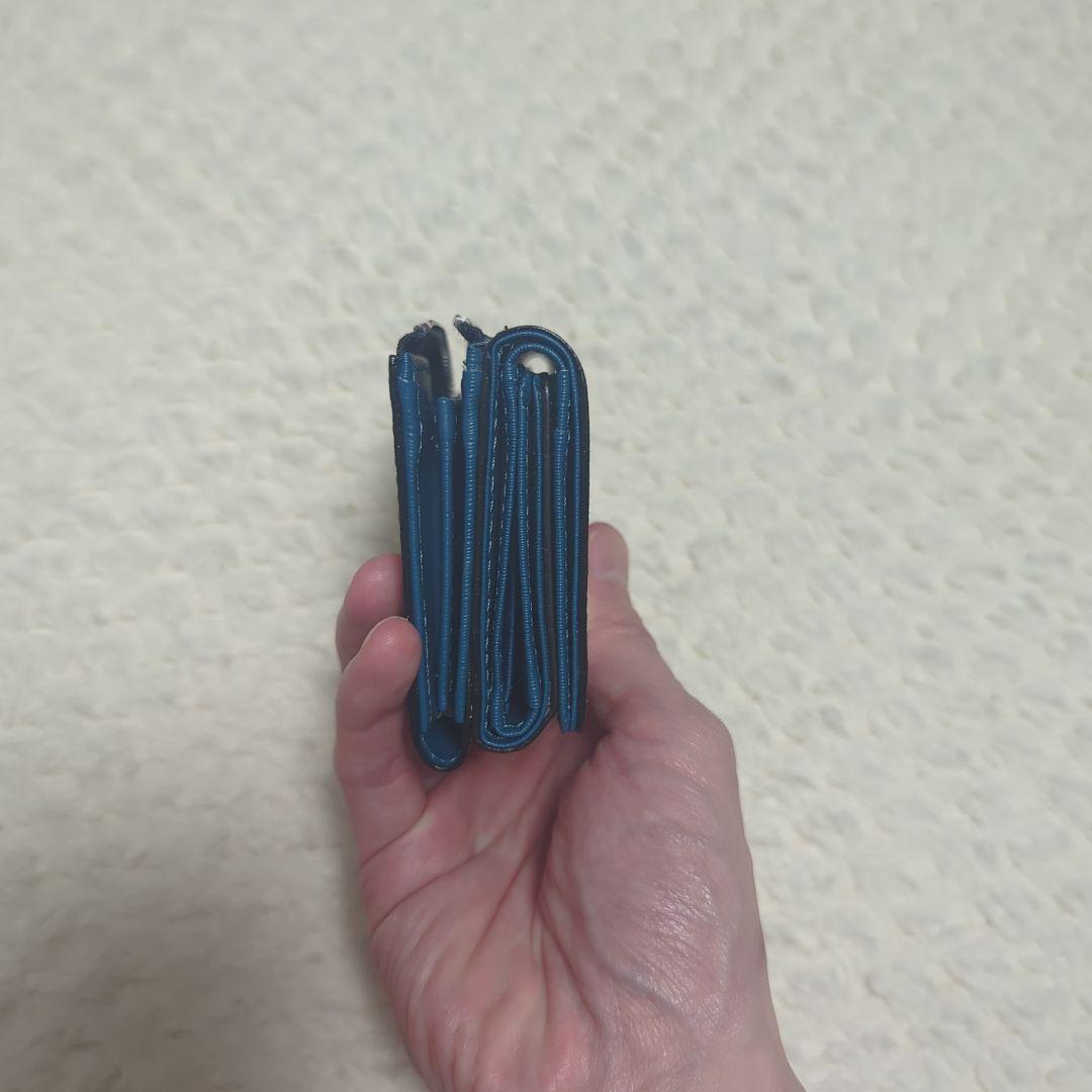 IS/IT 三つ折り財布　本革　牛革