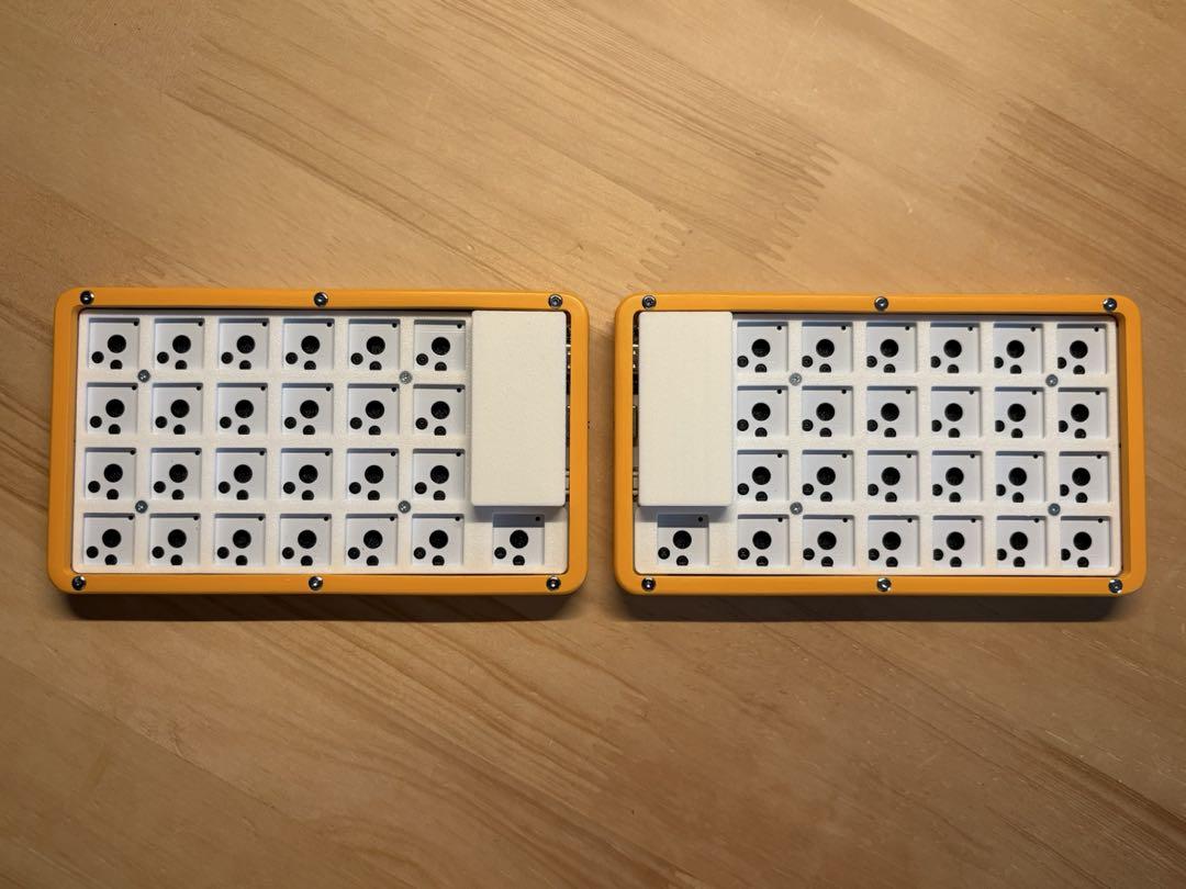 omuken poached-eggs キーボード poached-eggs | かわいさと実用性を兼ね備えた無線分割キーボード
