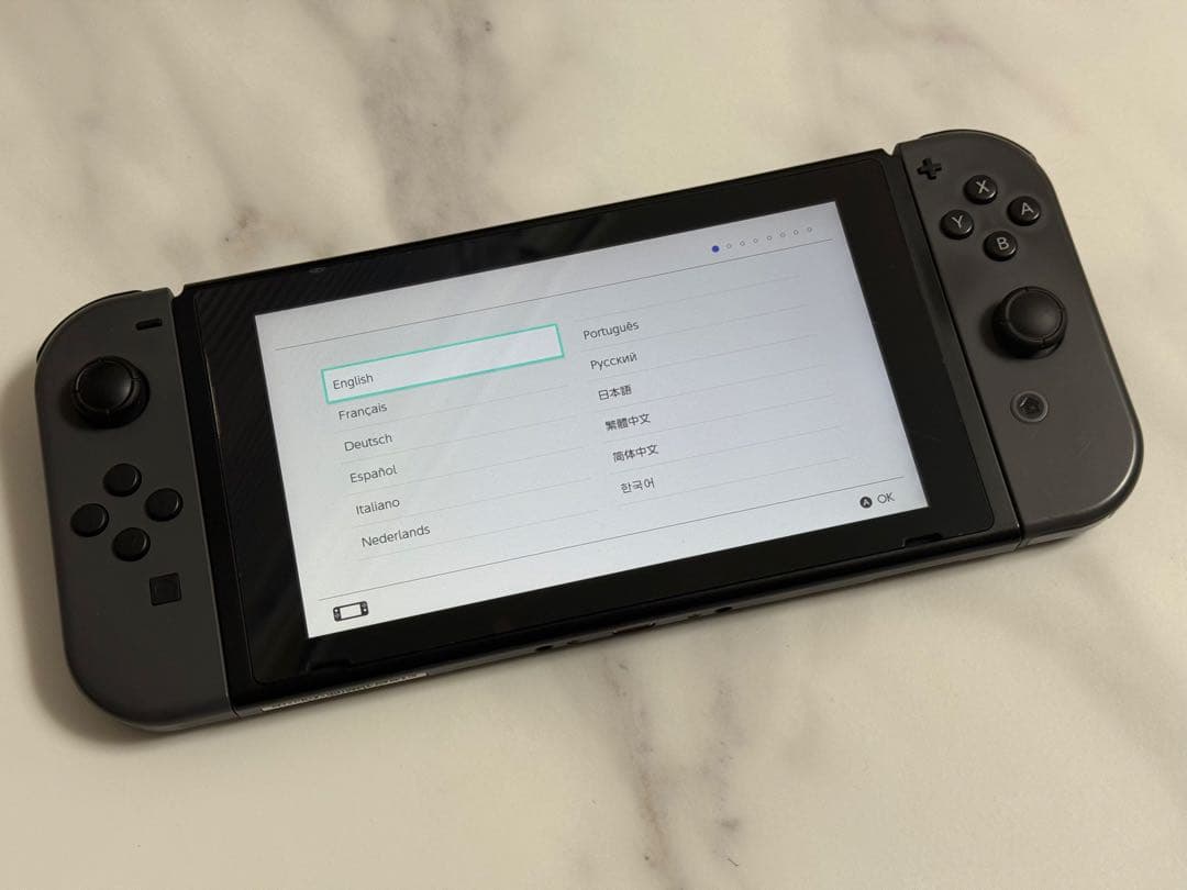 Nintendo Switch 本体 + 付属品セット Nintendo Switch 本体 + 付属品セット