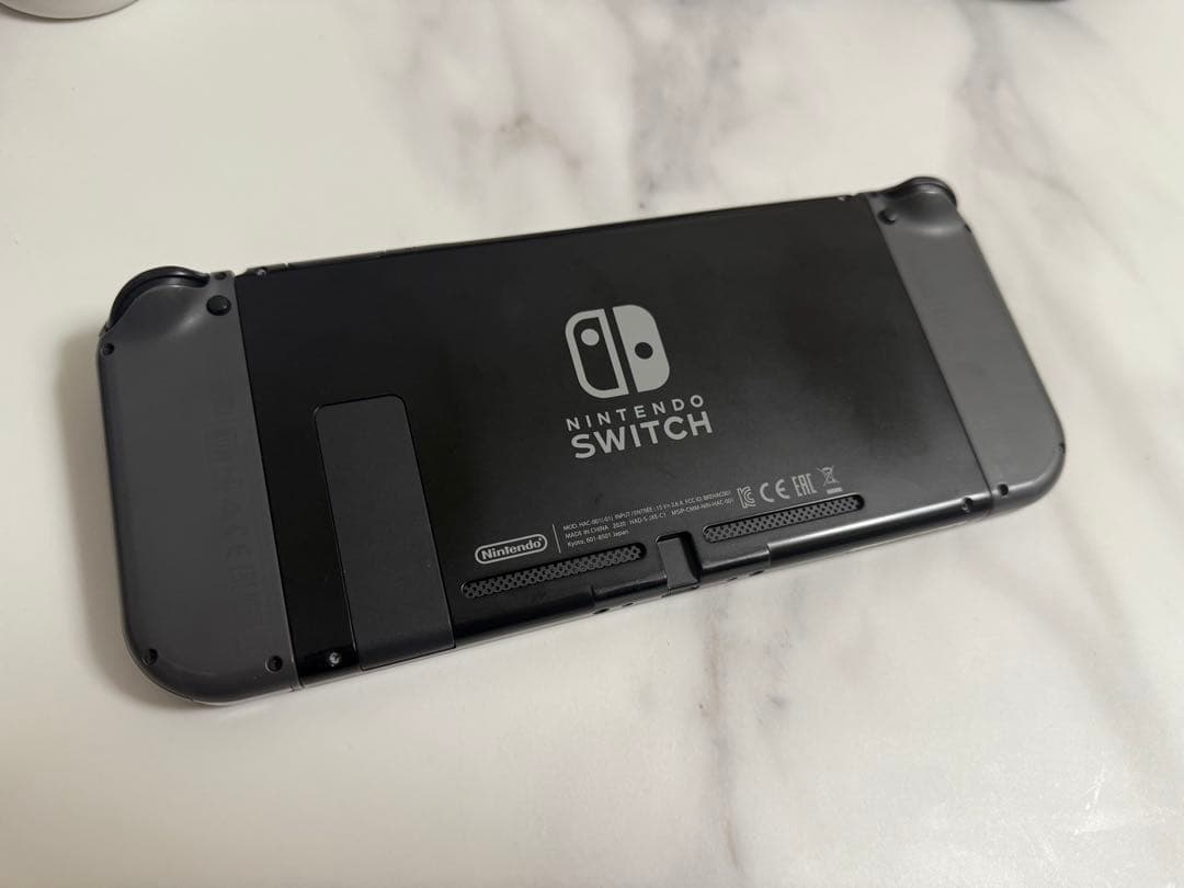 Nintendo Switch 本体 + 付属品セット Nintendo Switch 本体 + 付属品セット