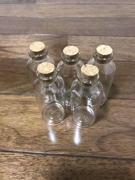 メルカリ ガラス小瓶 30ml 5本セット ハンドメイド資材 フラワー ガーデン 900 中古や未使用のフリマ メルカリ ガラス小瓶 30ml 5本セット ハンドメイド資材 フラワー ガーデン 900 中古や未使用のフリマ