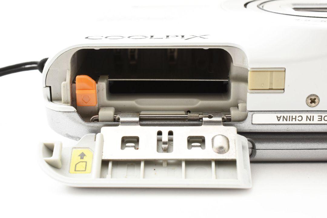 【良品】Nikon COOLPIX S6600　ホワイト