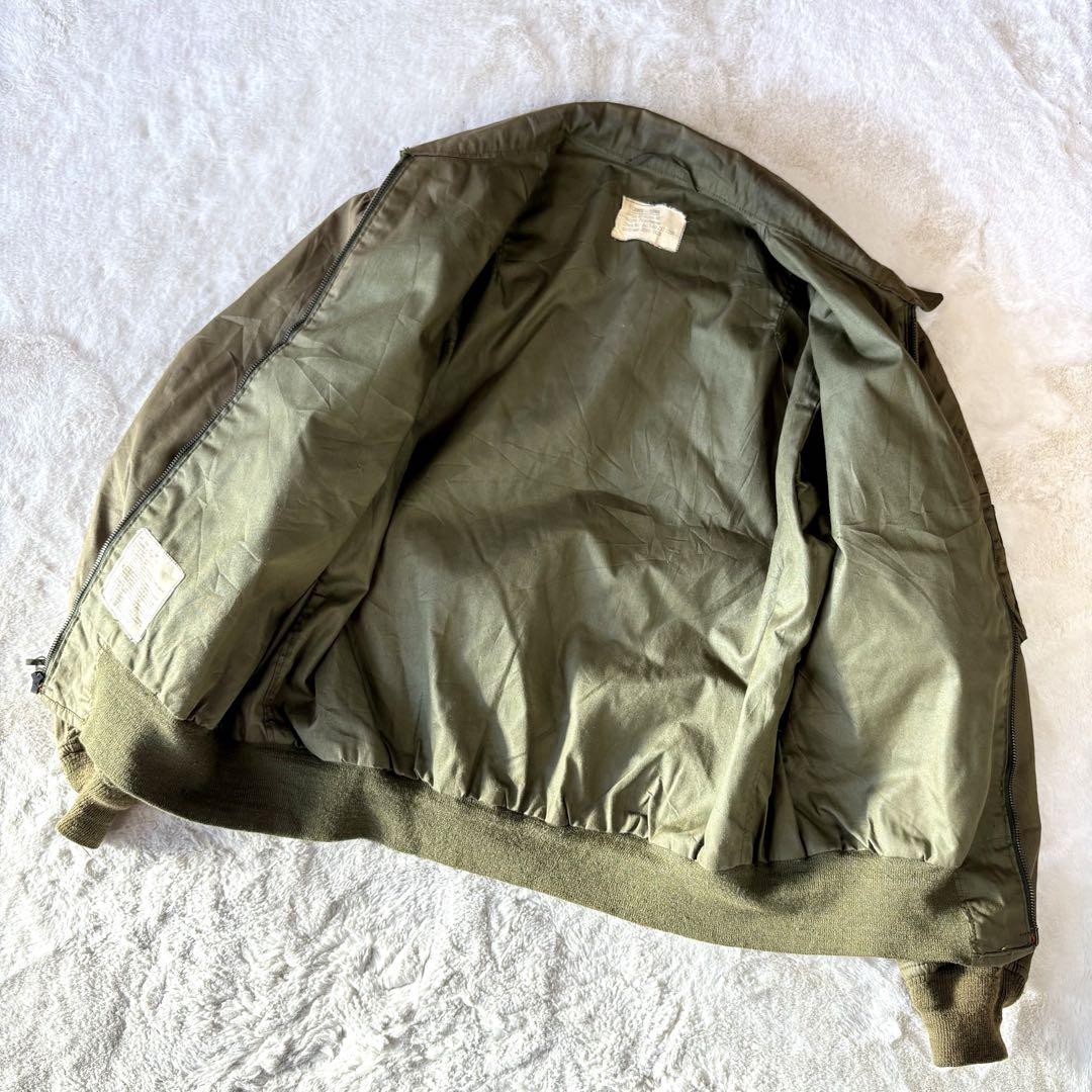 米軍￼実物　フライトジャケット　XL アウター　ブルゾン　米軍放出品　70s 緑