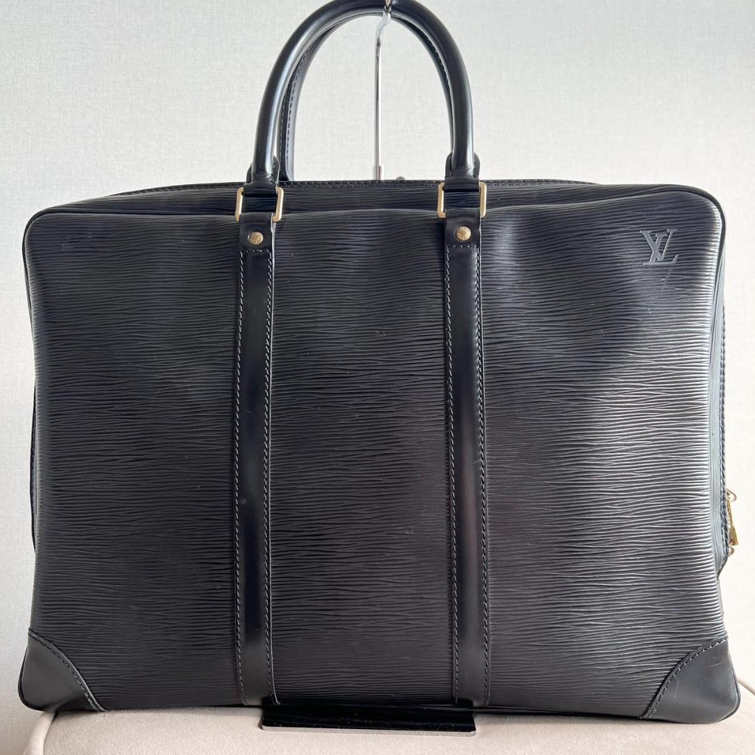 ルイヴィトン ポルトドキュマンヴォワヤージュ エピ 黒 ビジネスバッグ ルイヴィトン ポルトドキュマンヴォワヤージュ エピ 黒 ビジネスバッグ