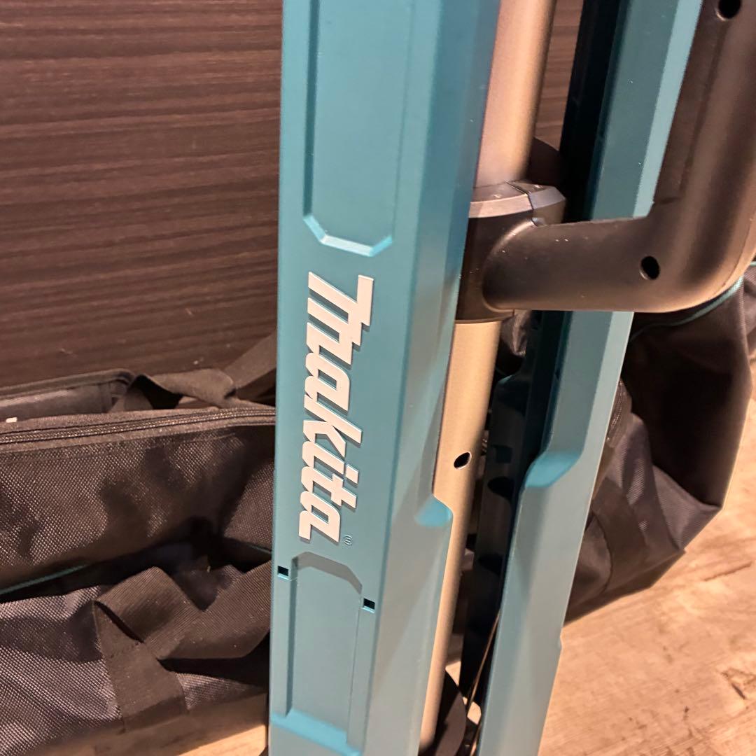 makita 充電式タワーライト