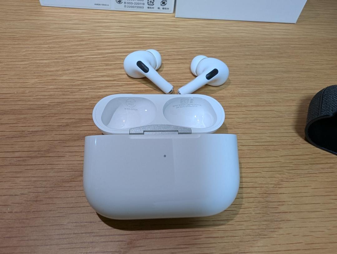 Apple AirPods Pro 第2世代 ケースカバー付 付属品未使用