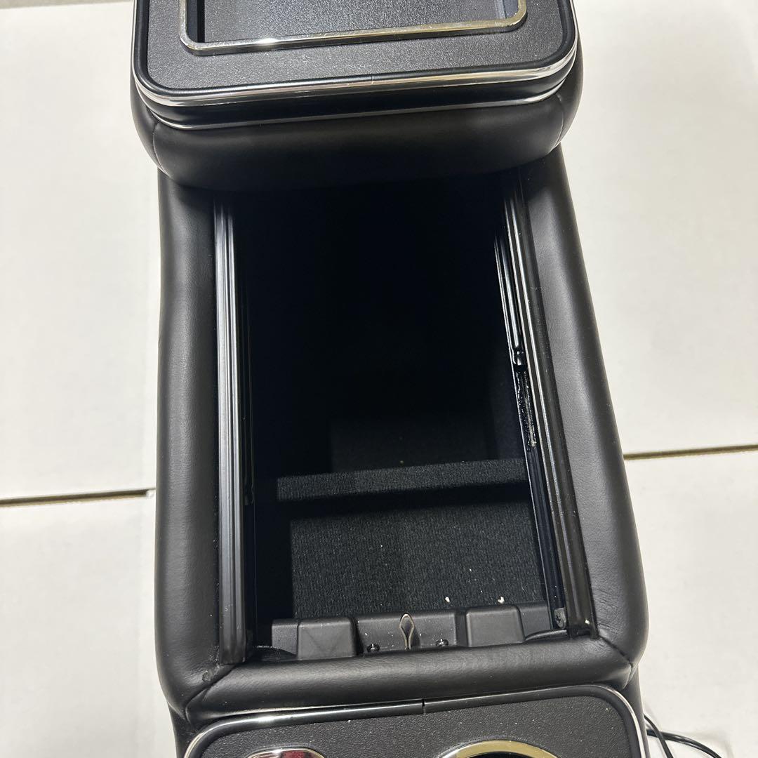 黒のコンソールボックス USBポート付き