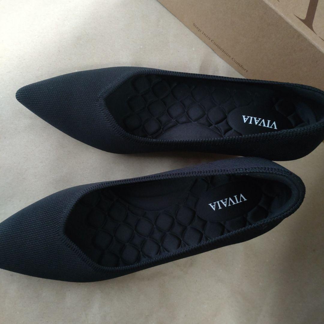 【はな】VIVAIA ブラック ポインテッドトゥ キトゥンヒール パンプス