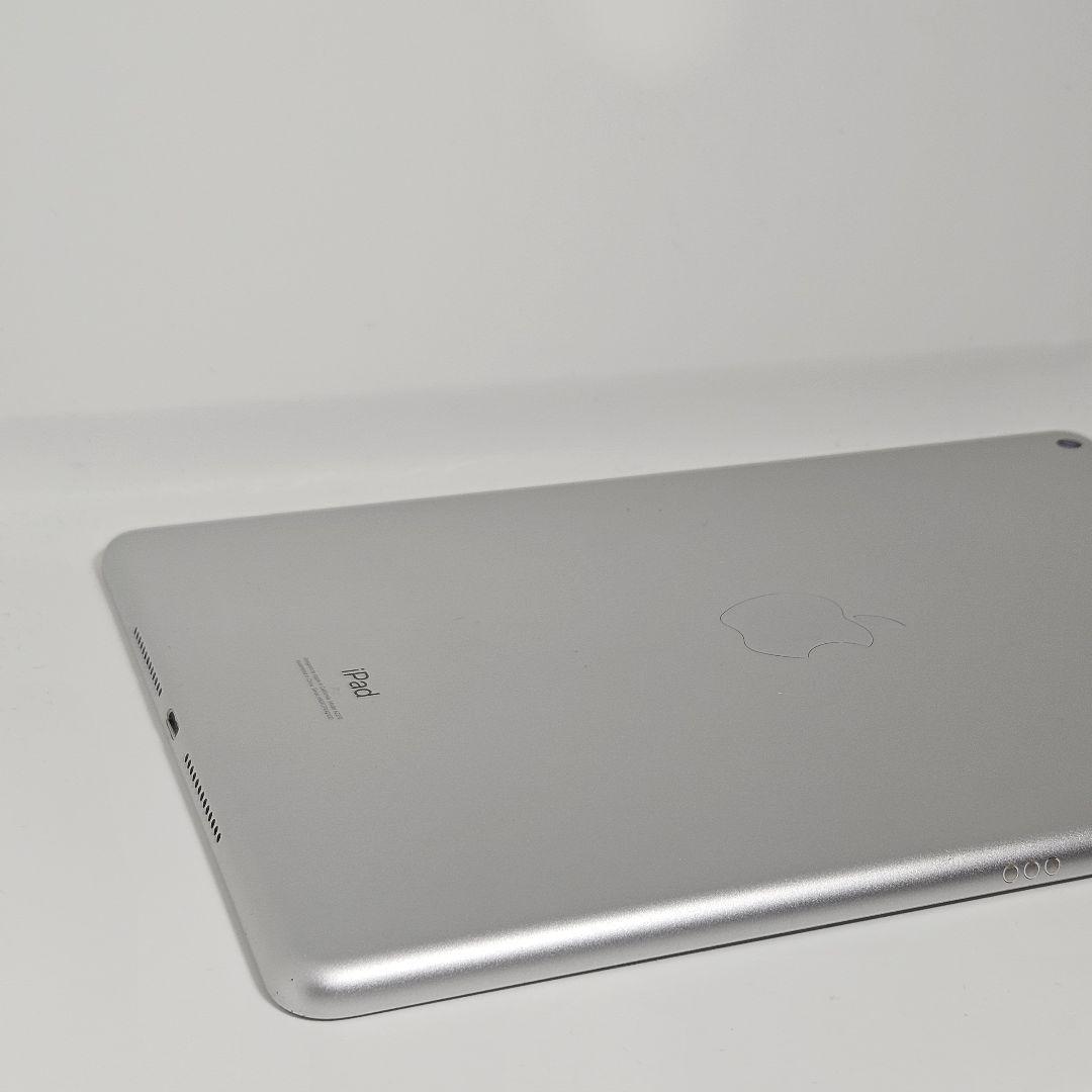 極美品 iPad 第8世代 32GB MYL92J/A Wi-Fiシルバー 本体