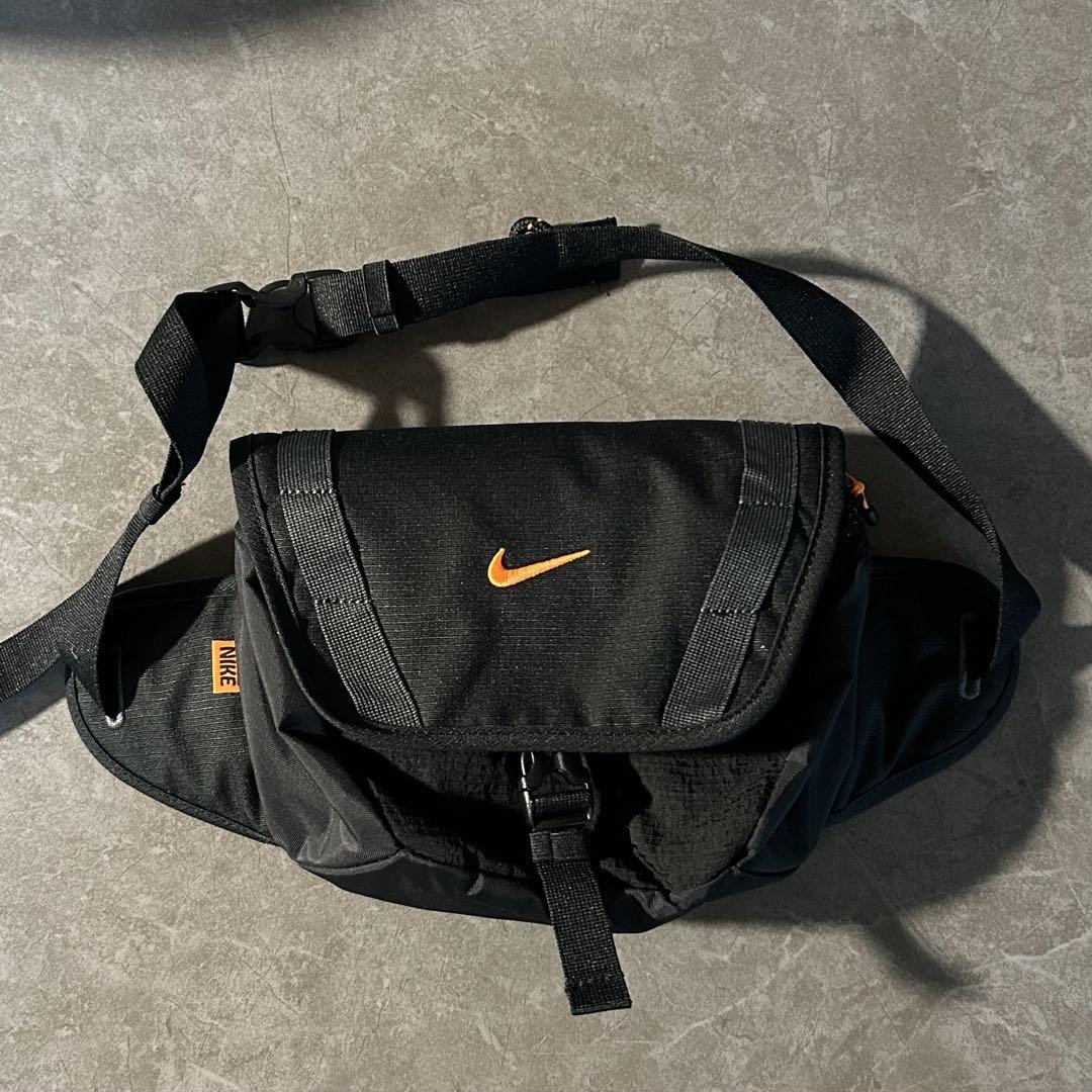 Nike Hike Nike メッセンジャーバッグ - メルカリ