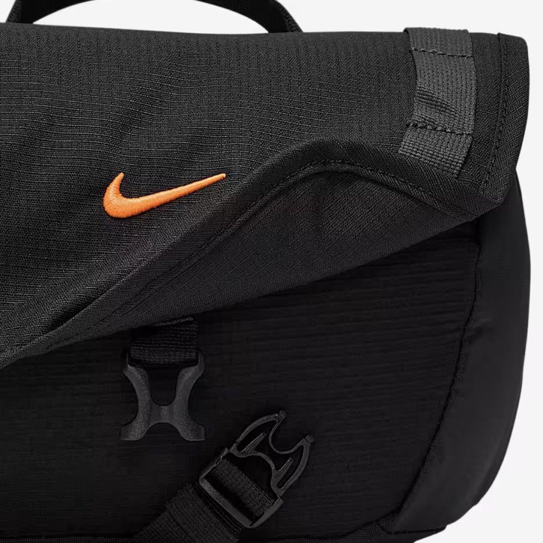 Nike Hike Nike メッセンジャーバッグ - メルカリ