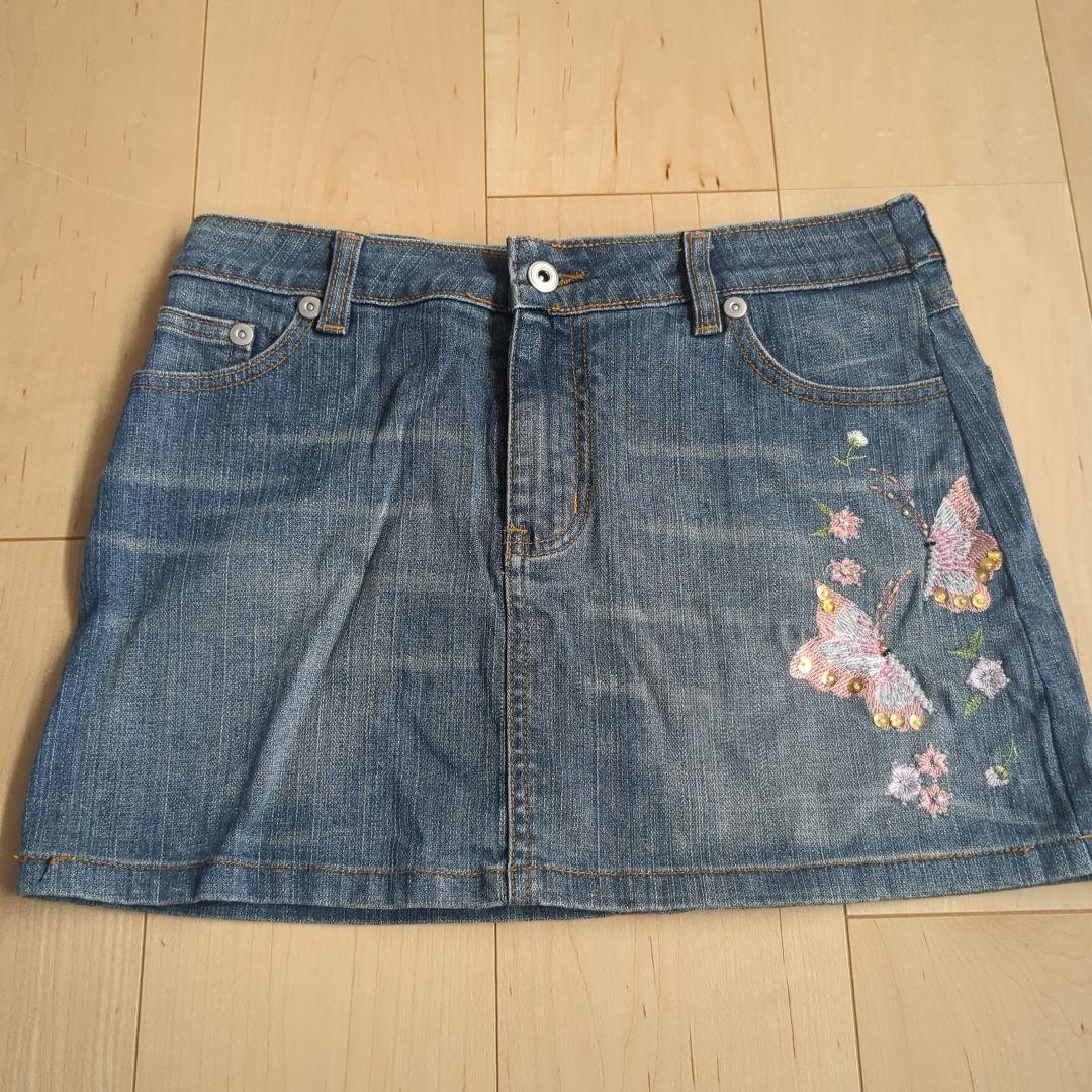 デニムスカート 蝶と花の刺繍 - メルカリ