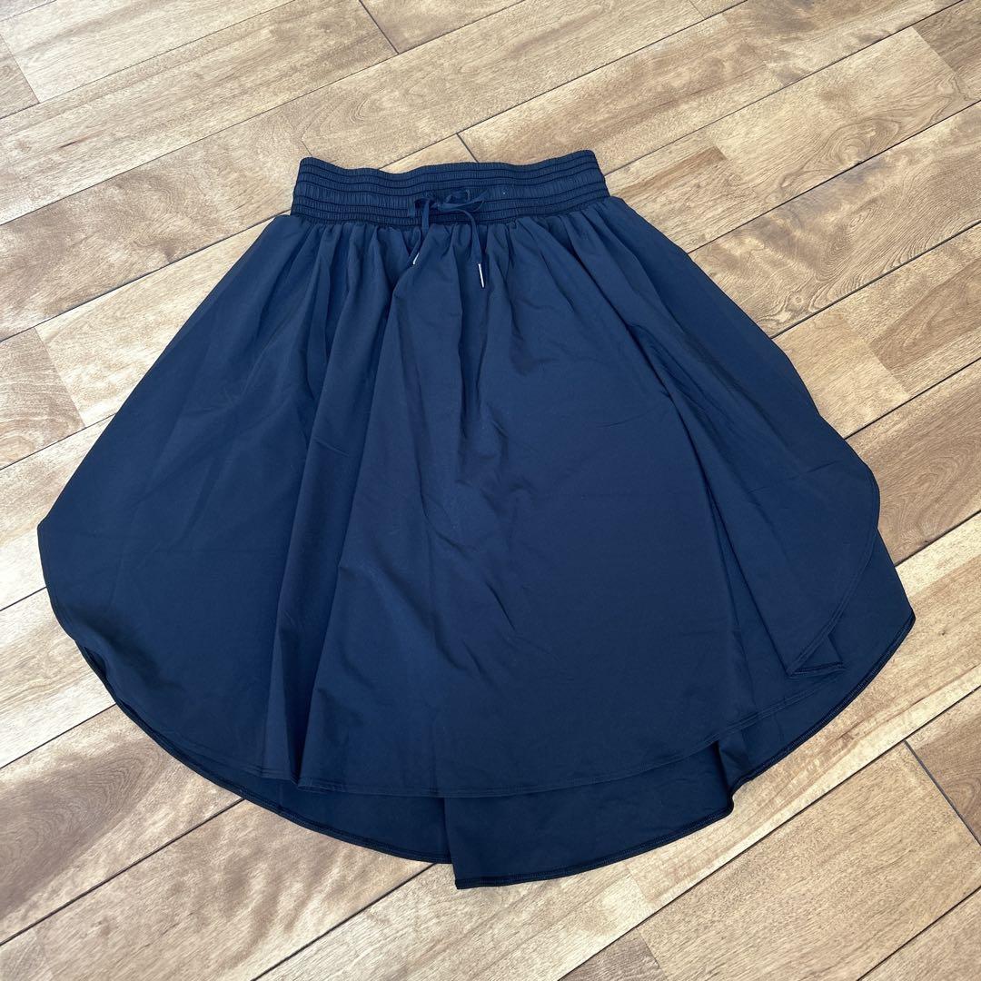 美品◆ルルレモン◆軽量スカート黒◆サイズ6