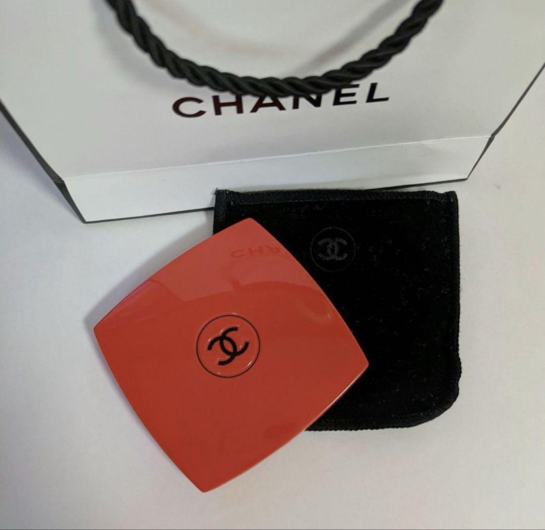 CHANELコンパクトミラー
