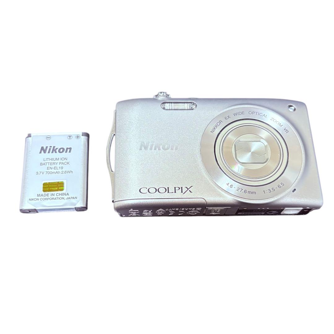 極美品 付属品完備 Nikon coolpix s3300 シルバー デジカメ