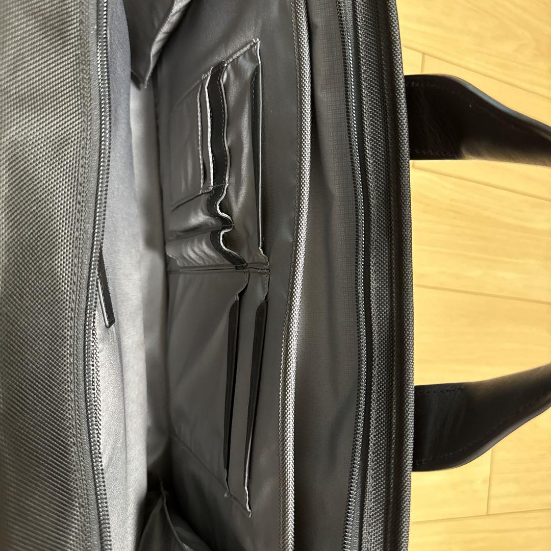 コンパクト・ラージ・スクリーン・ラップトップ・ブリーフ｜TUMI