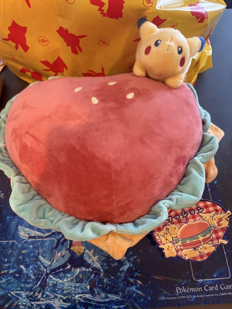 【最安値】新品 PIKACHU DINER ピカチュウ ダイナー クッションクッション・抱きまくら・ブランケット