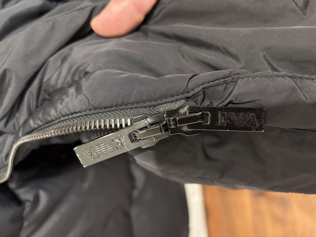 ARMANI黒のダウンジャケット