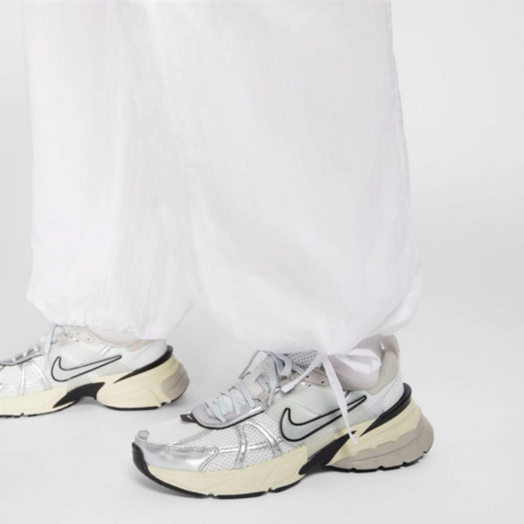 【新品】NIKE ウィメンズ ハイウエスト ウーブン カーゴ パンツ