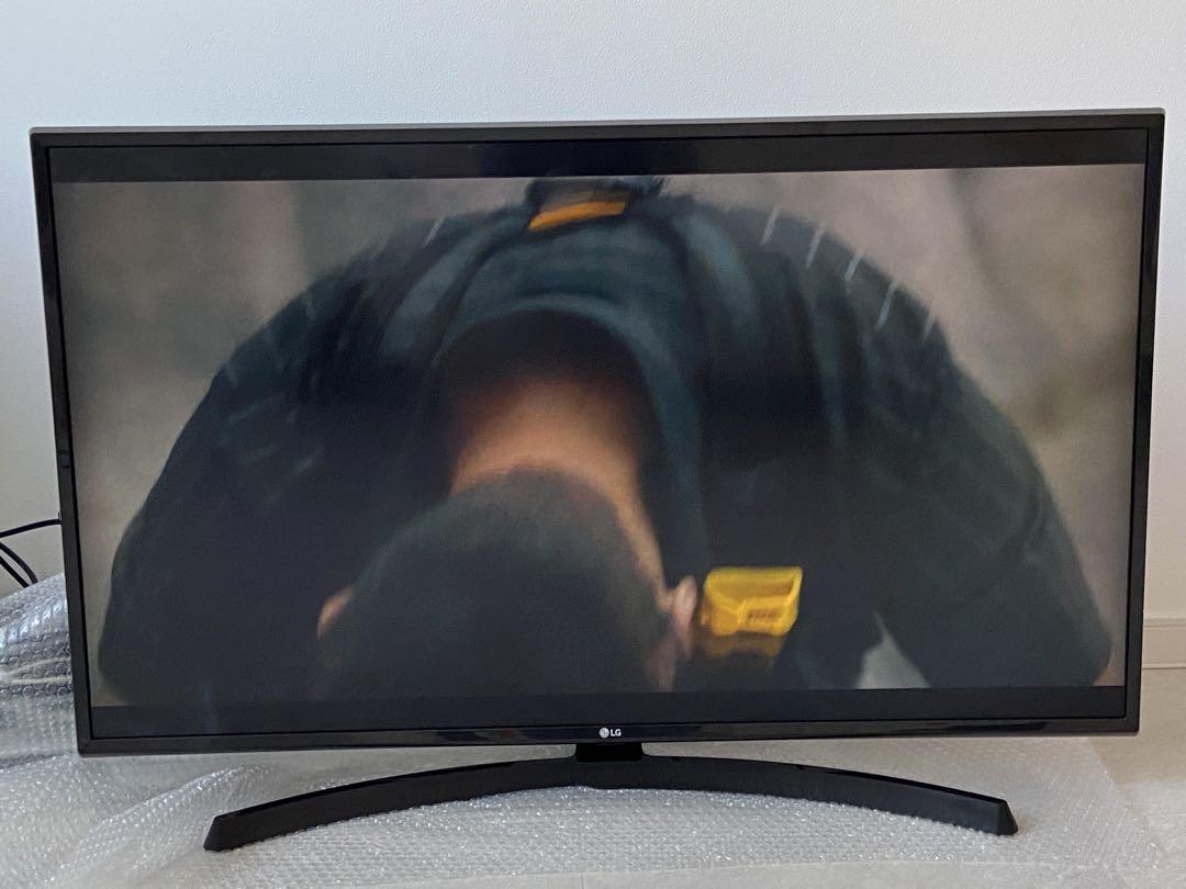 曲面液晶テレビ