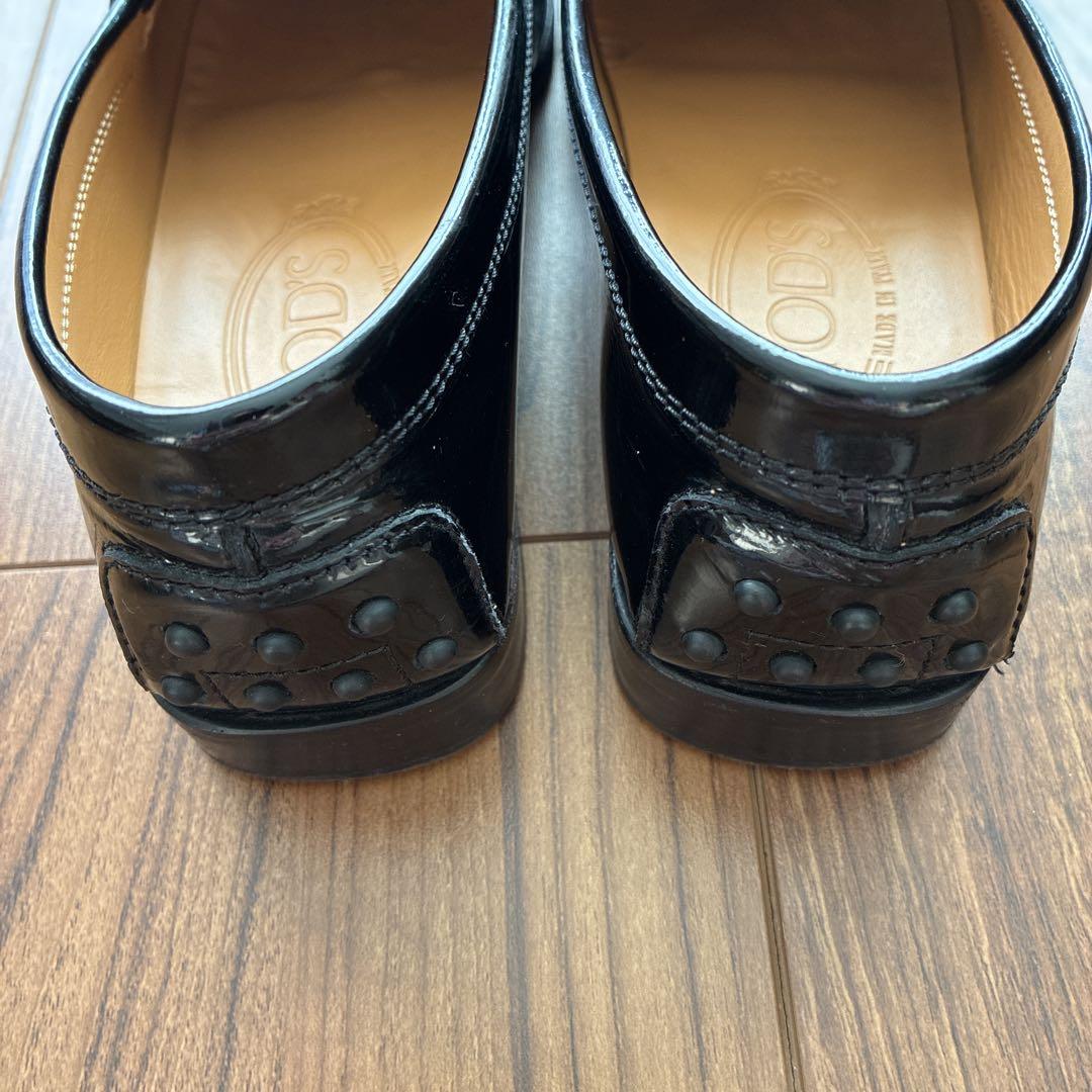 【良品】TOD'S ブラック パテントレザー ローファー