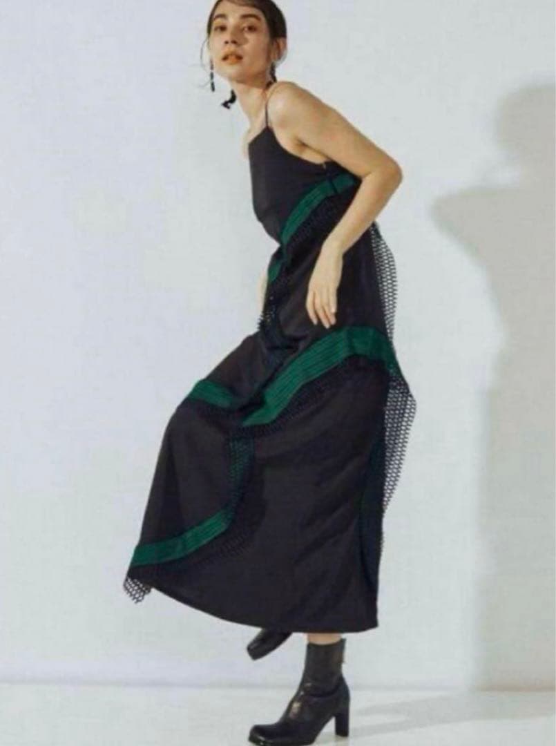 ウェーブメッシュキャミワンピース ブラックS