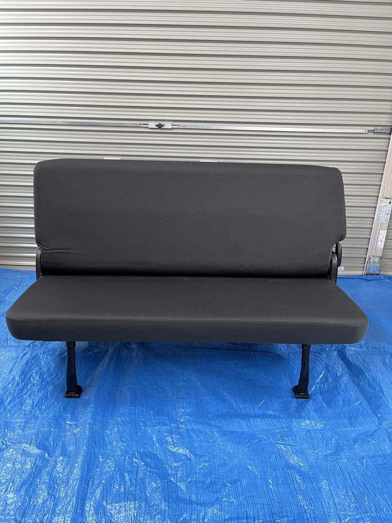 トヨタ200系ハイエースリアシート セカンドシート