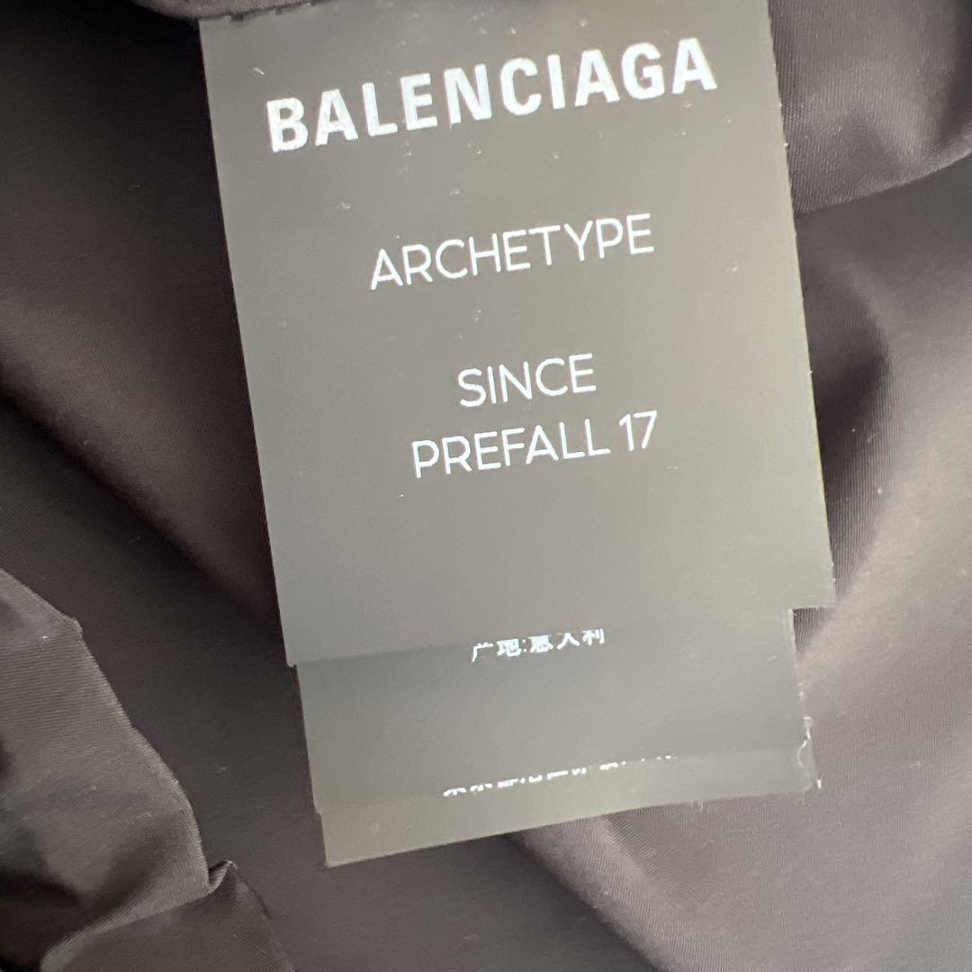 BALENCIAGA ブラック シンプルロゴナイロンジャケット