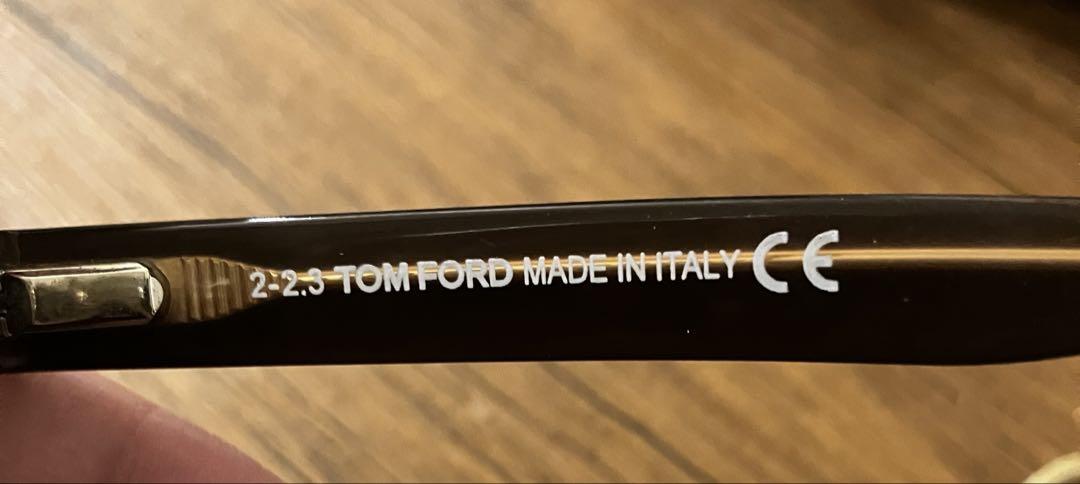 お値下げしました！即日発送　ほぼ未使用　TOM FORD ブラウン　サングラス