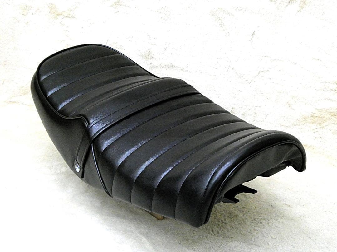 黒皮 RZ250 タックロール シート/ RZ350あんこ抜き 完成品