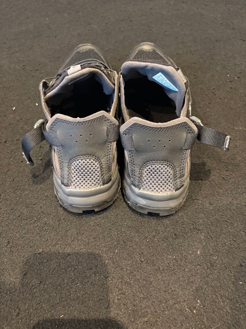 サロモン SALOMON