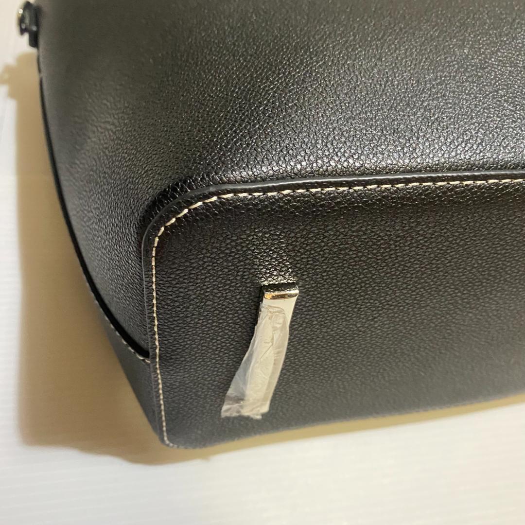 【未使用級】CHARLES&KEITH　メタリックアクセント　Wハンドルトート