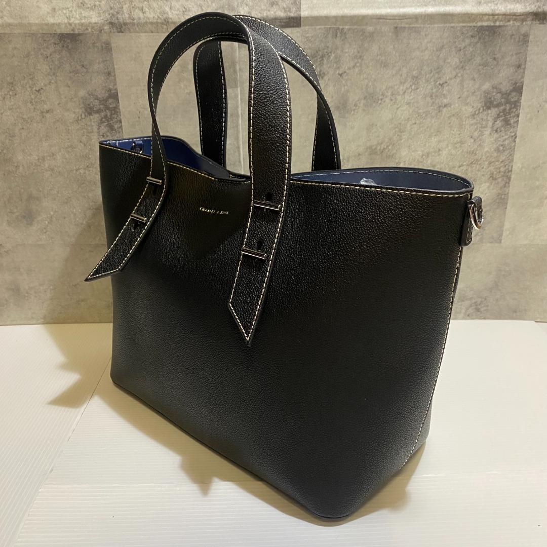 【未使用級】CHARLES&KEITH　メタリックアクセント　Wハンドルトート