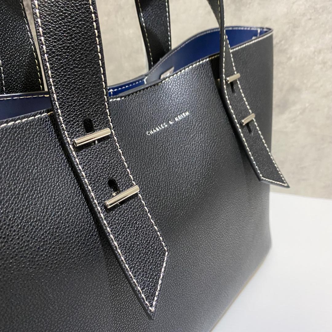 【未使用級】CHARLES&KEITH　メタリックアクセント　Wハンドルトート